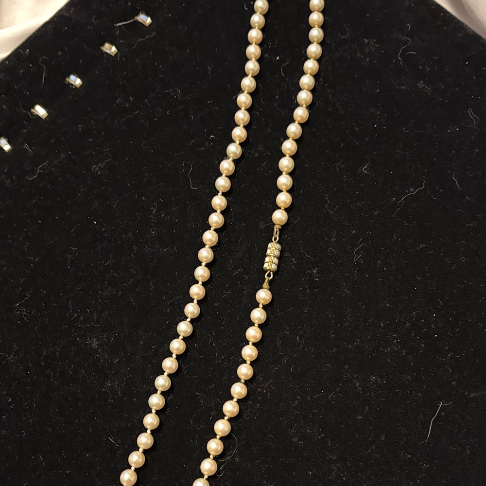 Elegant Pearl Necklace